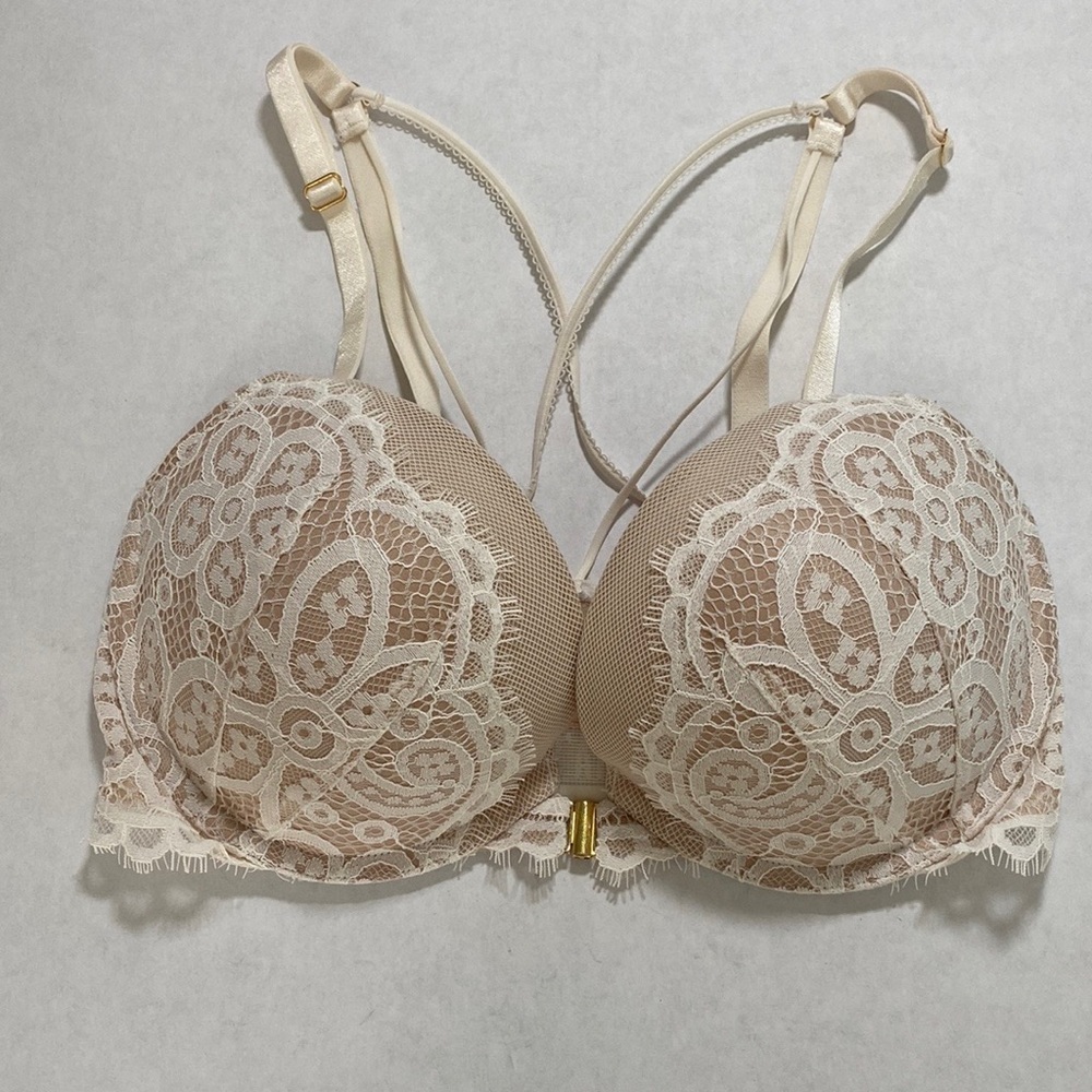 Victoria's Secret very sexy push-up bra nude cream lace‎ front clasp
